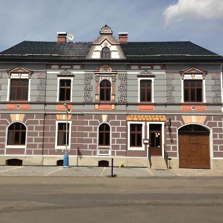 Restaurace U Kostela Hotell Marianske Radcice Eksteriør bilde