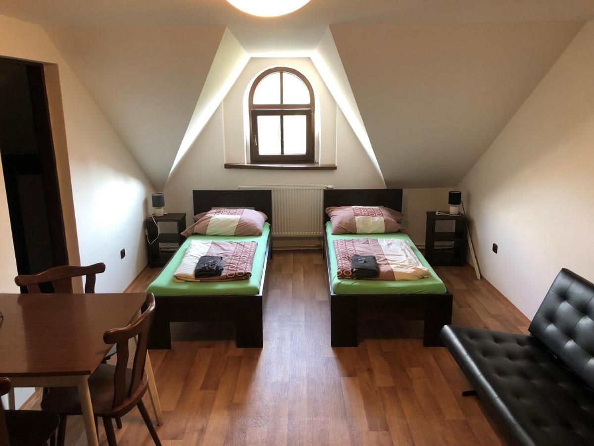 Restaurace U Kostela Hotell Marianske Radcice Eksteriør bilde